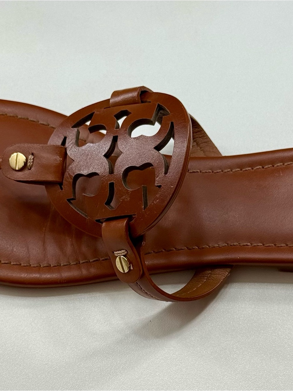 Tory Burch Cognac Leather Logo Thong Sandals WORN ONCE - Picture 4 of 11